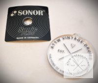 Badge "Sonor Sonic Plus" - mit Seriennummer